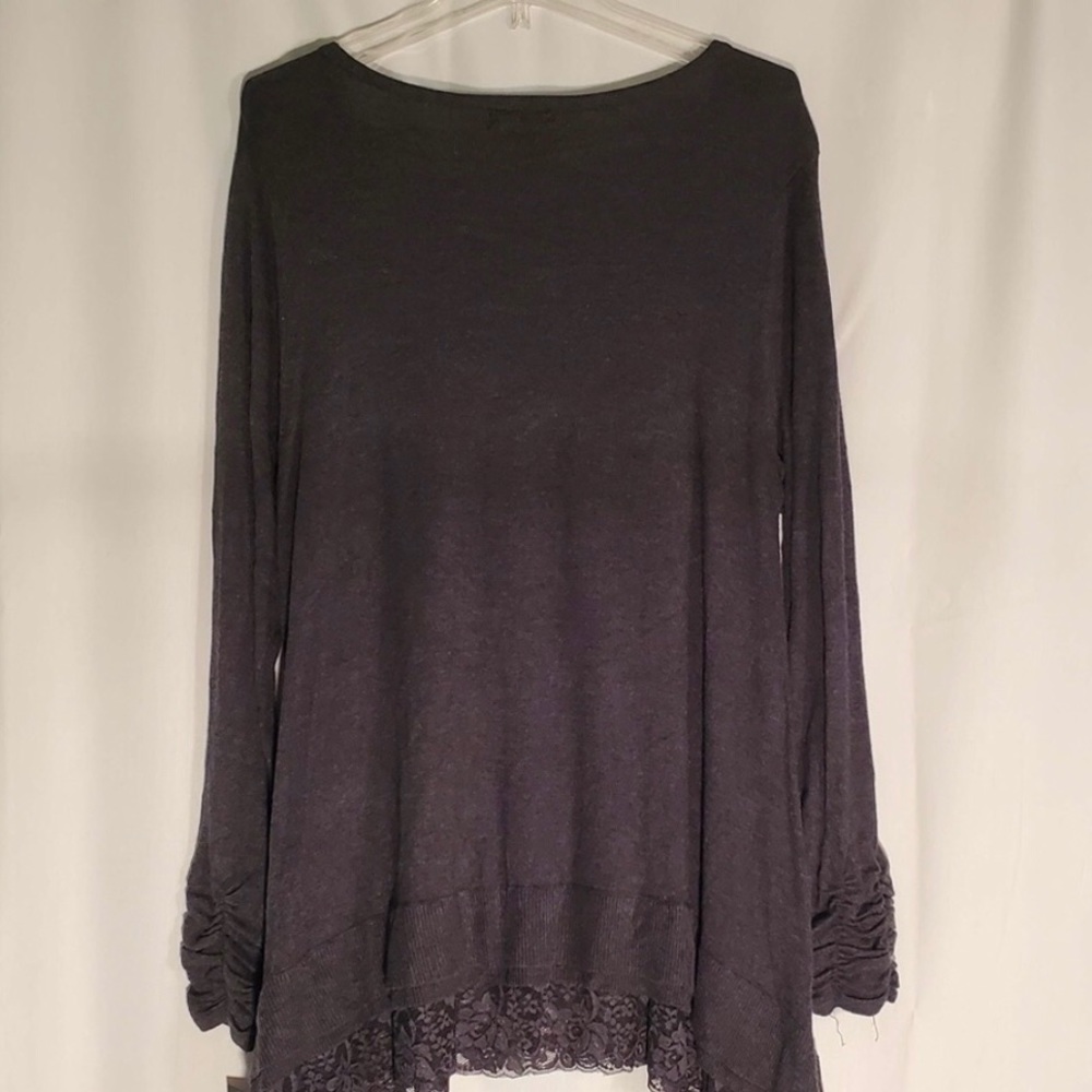 ALFANI 2x grey sweater w/ scallop and lace detail